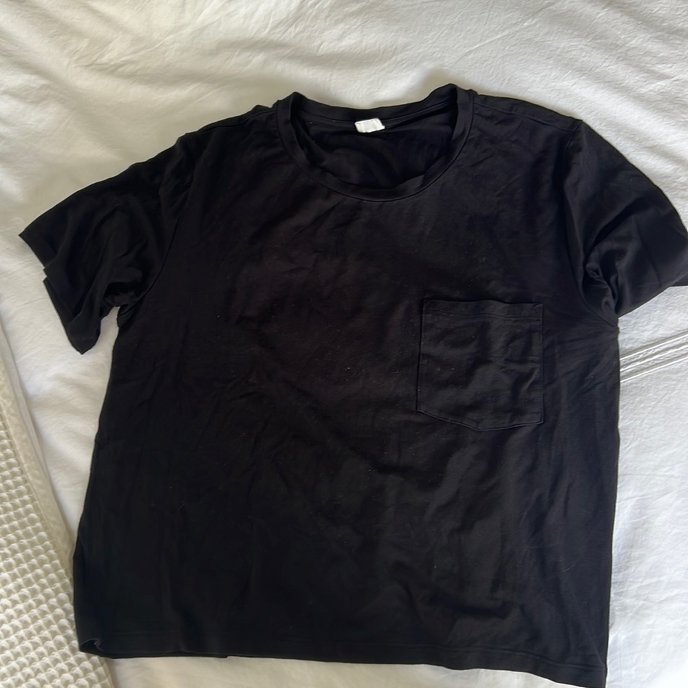 Wilfred Free pocket t-shirt black